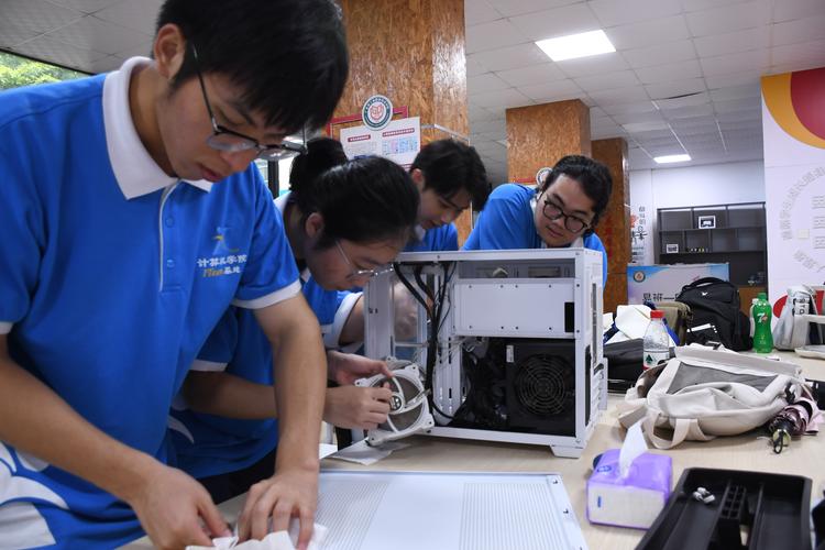 計算機學(xué)院網(wǎng)站維護(hù)與計算機維修服務(wù)指南