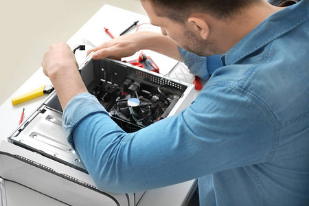 計(jì)算機(jī)維修技術(shù)員在個(gè)人電腦上的工作及技能要求